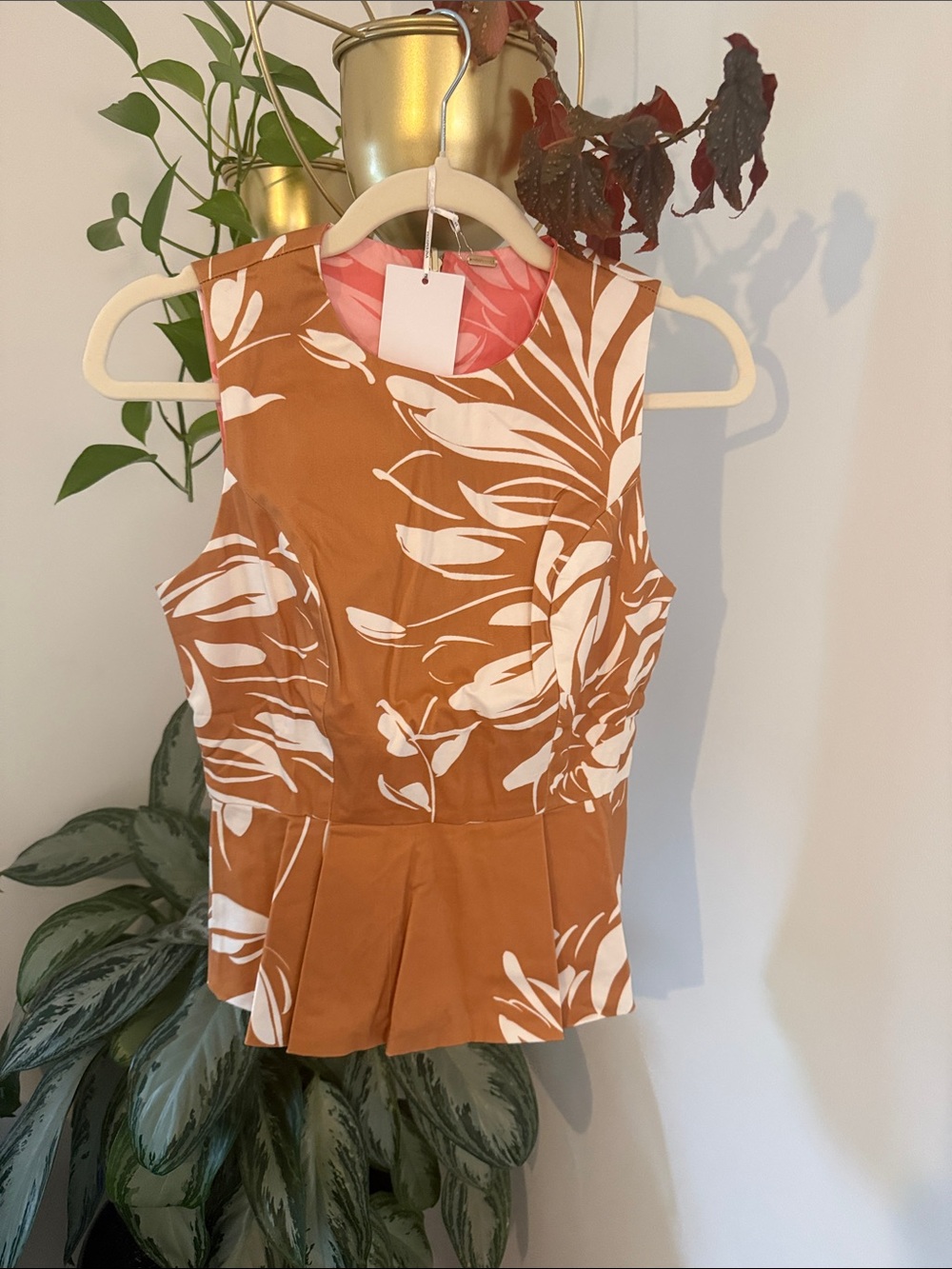 Prospering Womens Sleeveless Peplum Top - Reversible